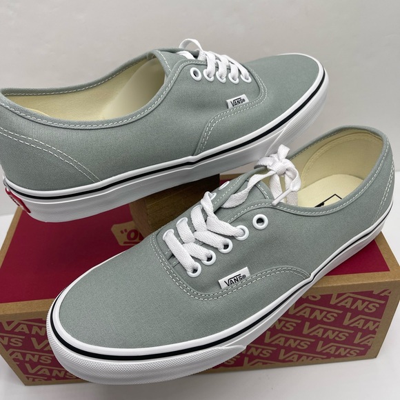 Vans Men’s Lt Gray Canvas Authentic Color Theory Pure Grey
VN000D7YEPO Sneakers - Picture 13 of 16